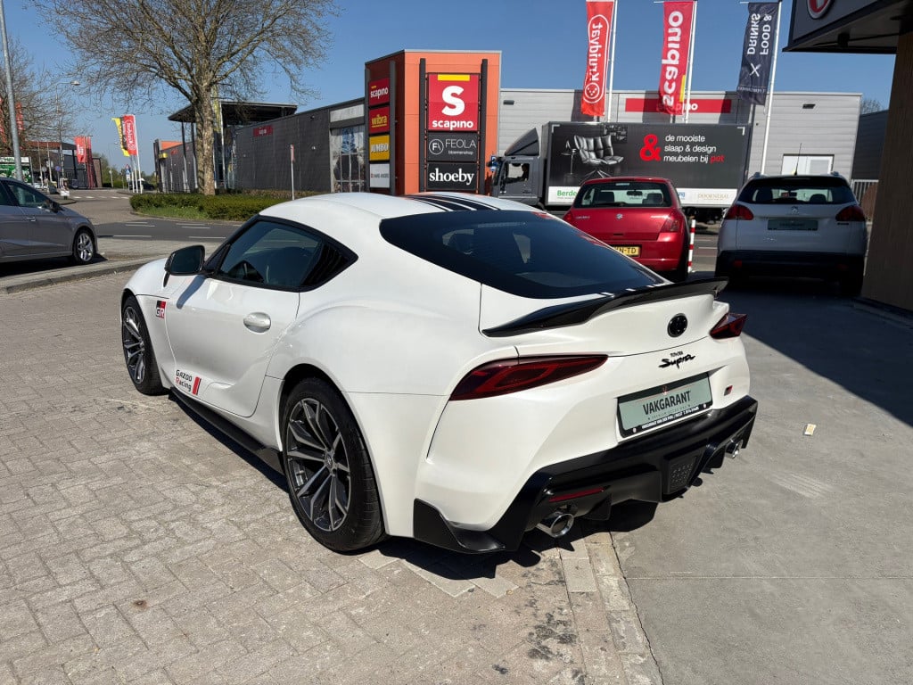Toyota Supra 2.0 launch premium