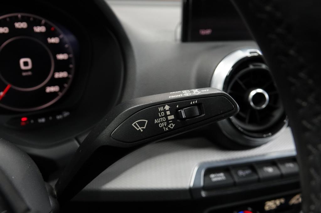 Audi Q2 1.5 tfsi | stoelverw. | trekhaak | camera | keyless |