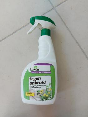 Spuitfles onkruid