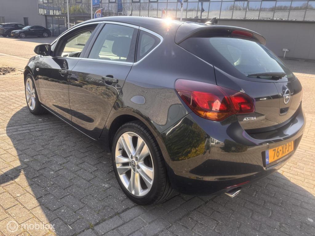 Opel Astra 1.4 turbo sport navi