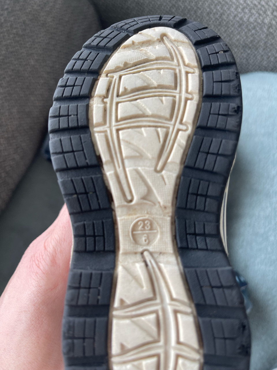 Snowboots/sneeuwlaarsjes tweeling maat 22/23