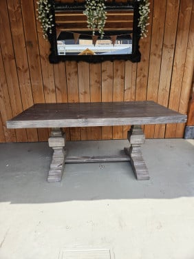 Klooster tafel