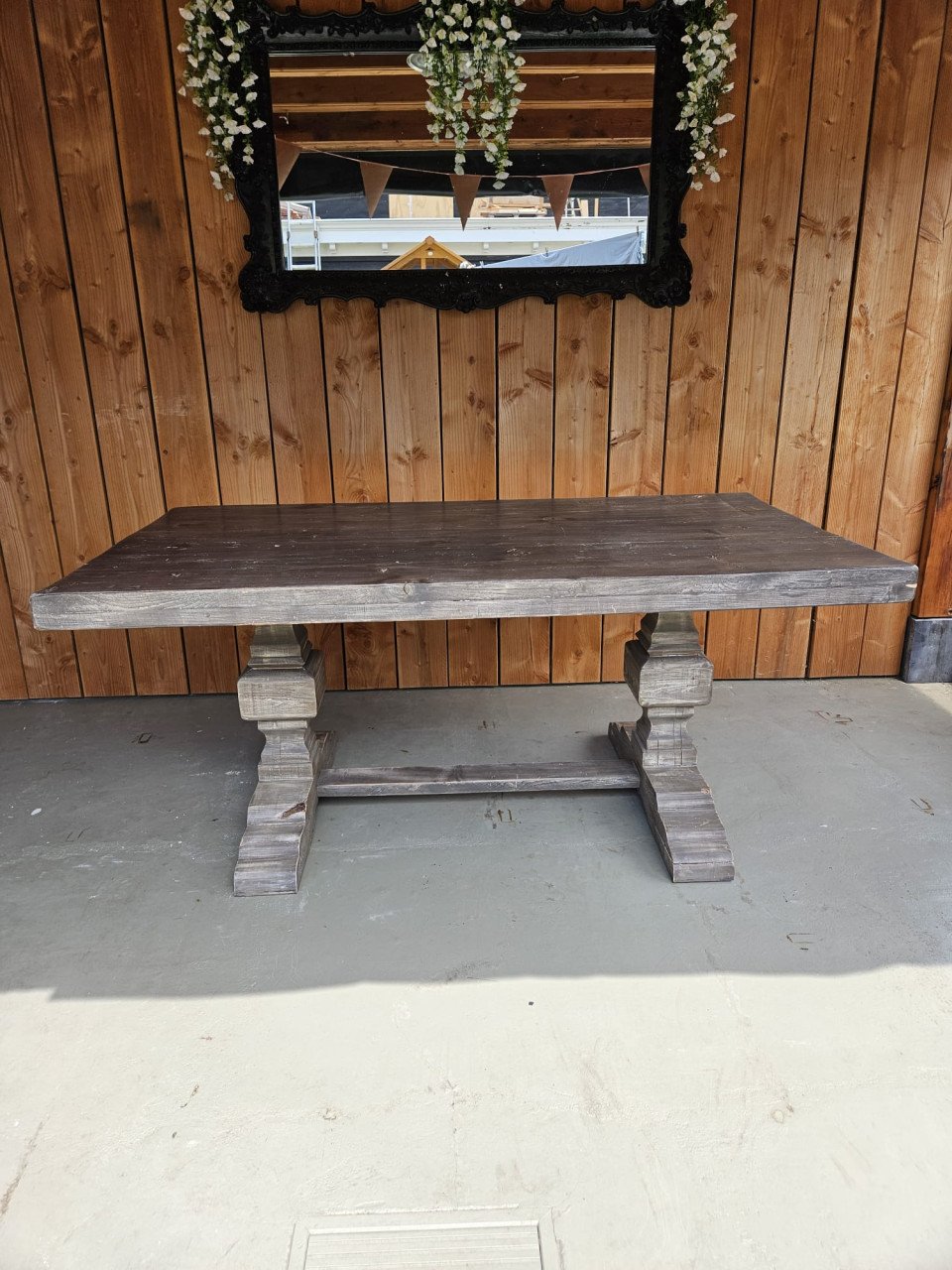 Klooster tafel
