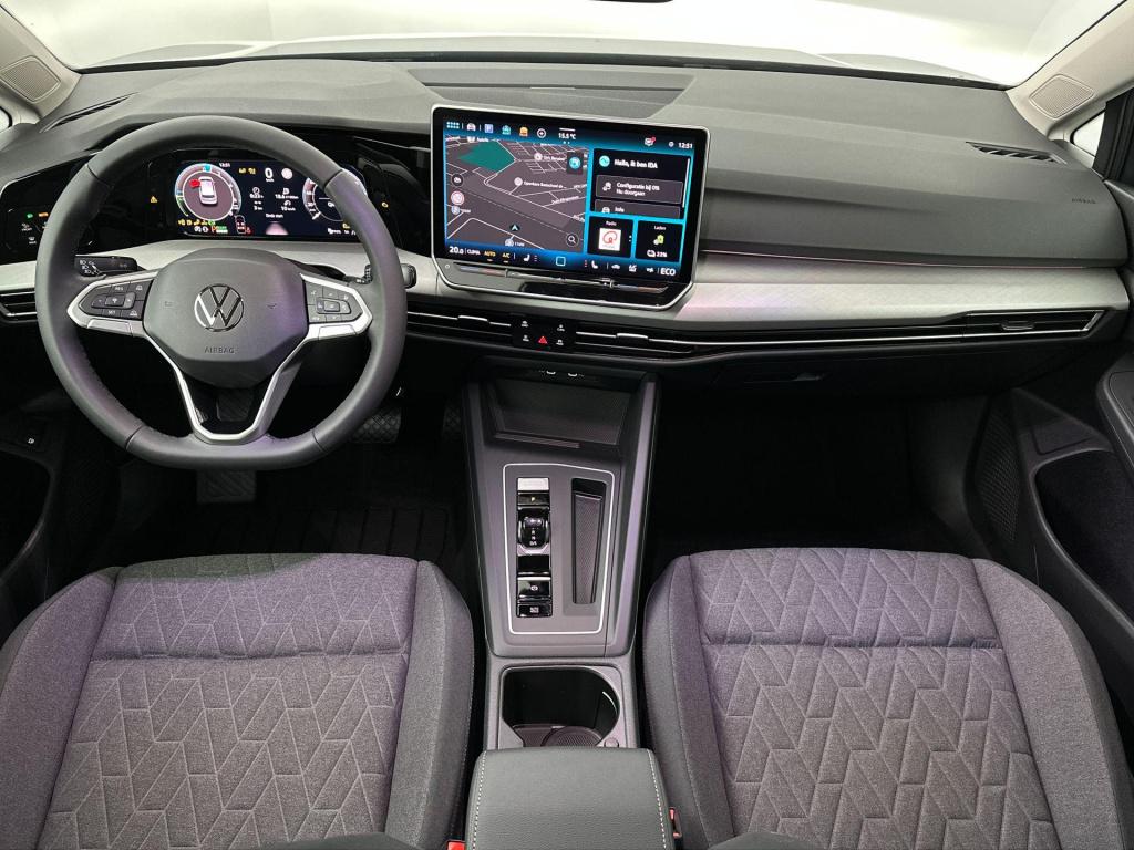Volkswagen Golf life edition plug in hybride 204 pk