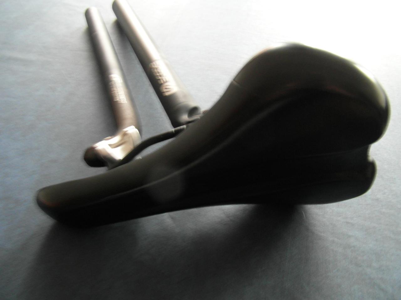 BBB Spectrum fietszadel met zadelpen.