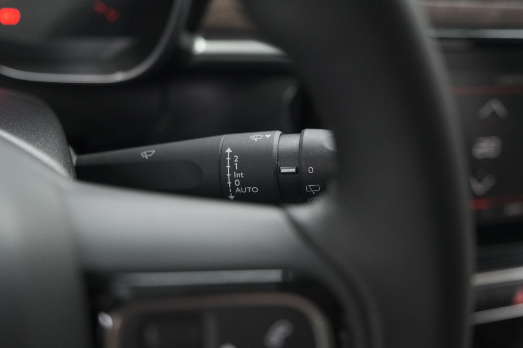 Citroen C3 puretech 82 shine | stoelverwarming | apple carplay | parkeersen
