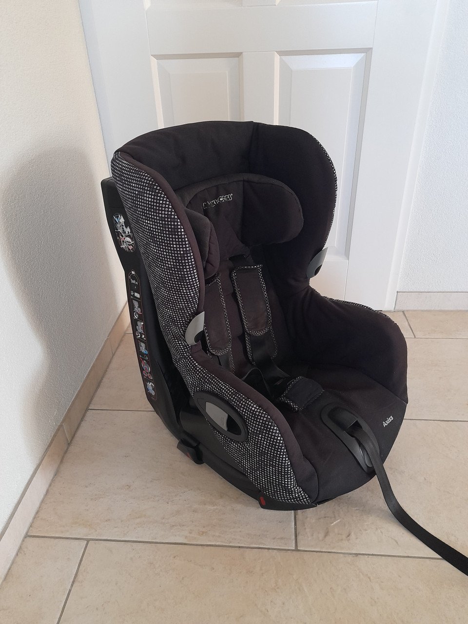 Maxi - cosi Axiss (draaibaar) ( in goede nette schone staat )