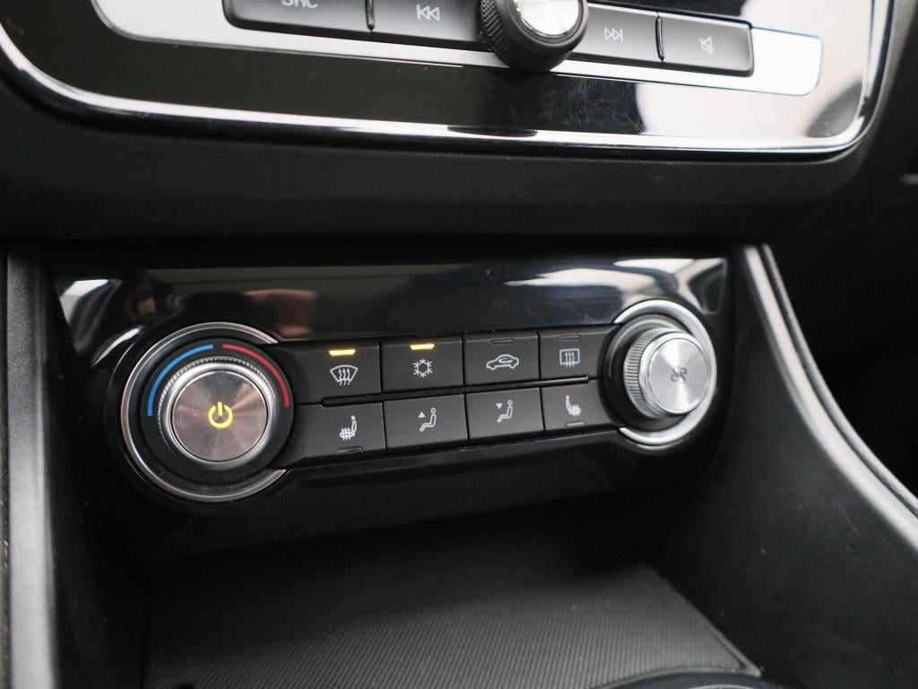 MG Zs Ev mg luxury 45 kwh | automaat | panoramadak | leder | navigatie | ai