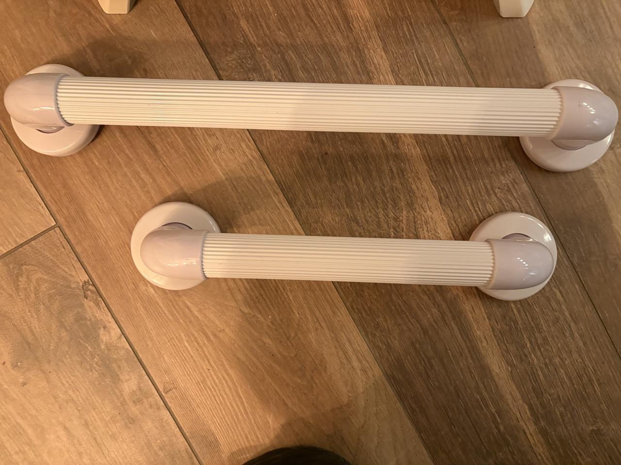 4 Beugels voor aan de muur