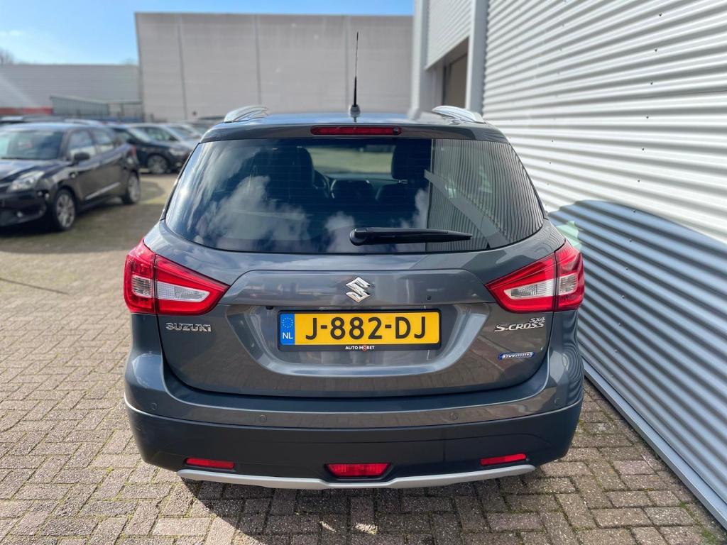Suzuki Sx4 S-cross 1.4 boosterjet style smart hybrid