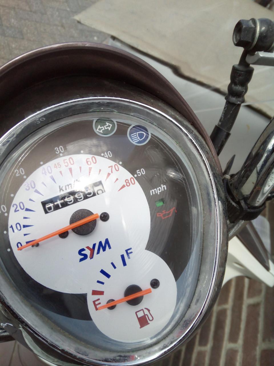 Mio 50 scooter