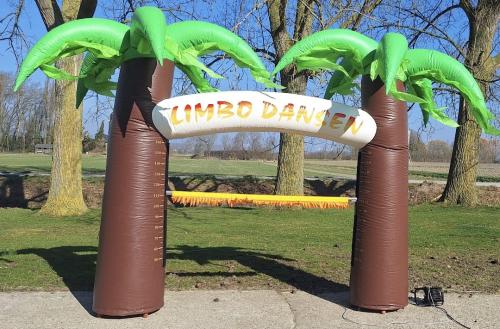 Div, Springkussens / Kinderspelen en attracties te huur.-