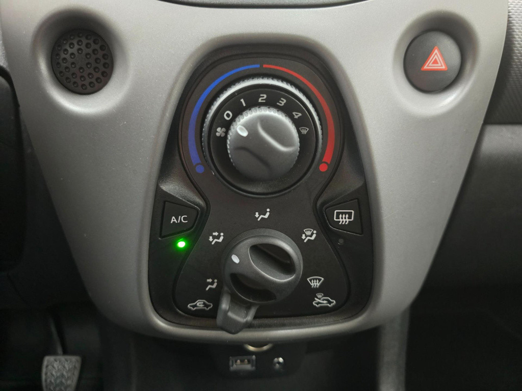 Peugeot 108 occasion 1.0 vti met airco en kleur zwart | tweedehands peugeot
