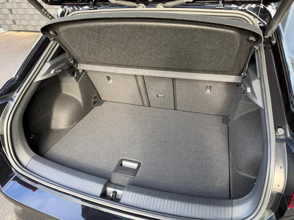 Volkswagen T-roc 1.5 tsi 150pk dsg r-line | camera | keyless | elek. achter