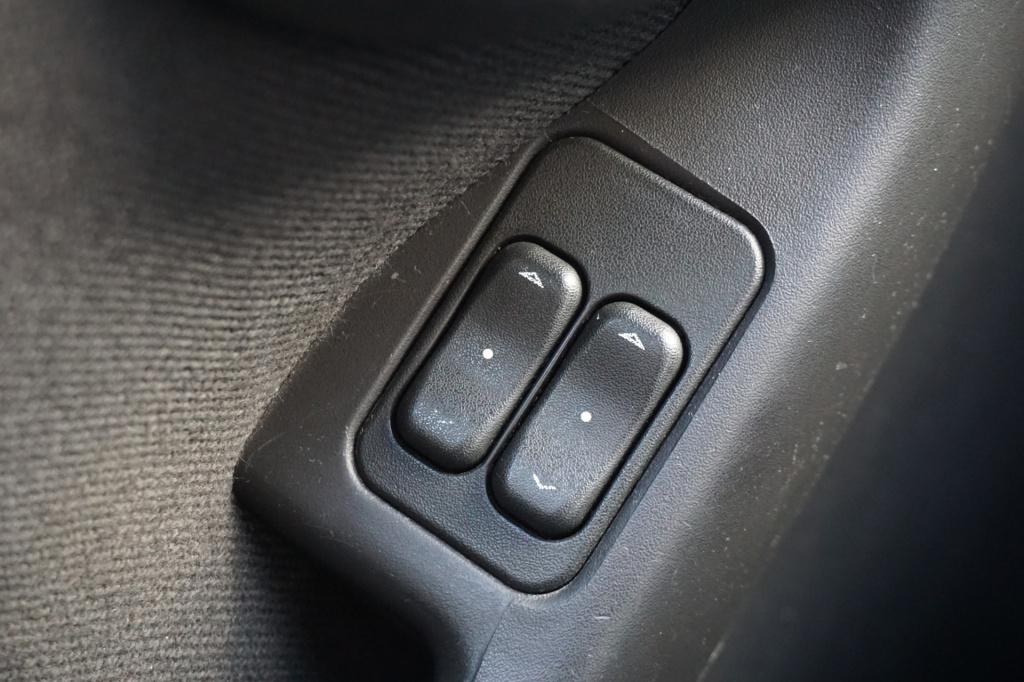 Opel Corsa 1.2-16v silverline airco / elektr. ramen / parkeersens. / lm vel