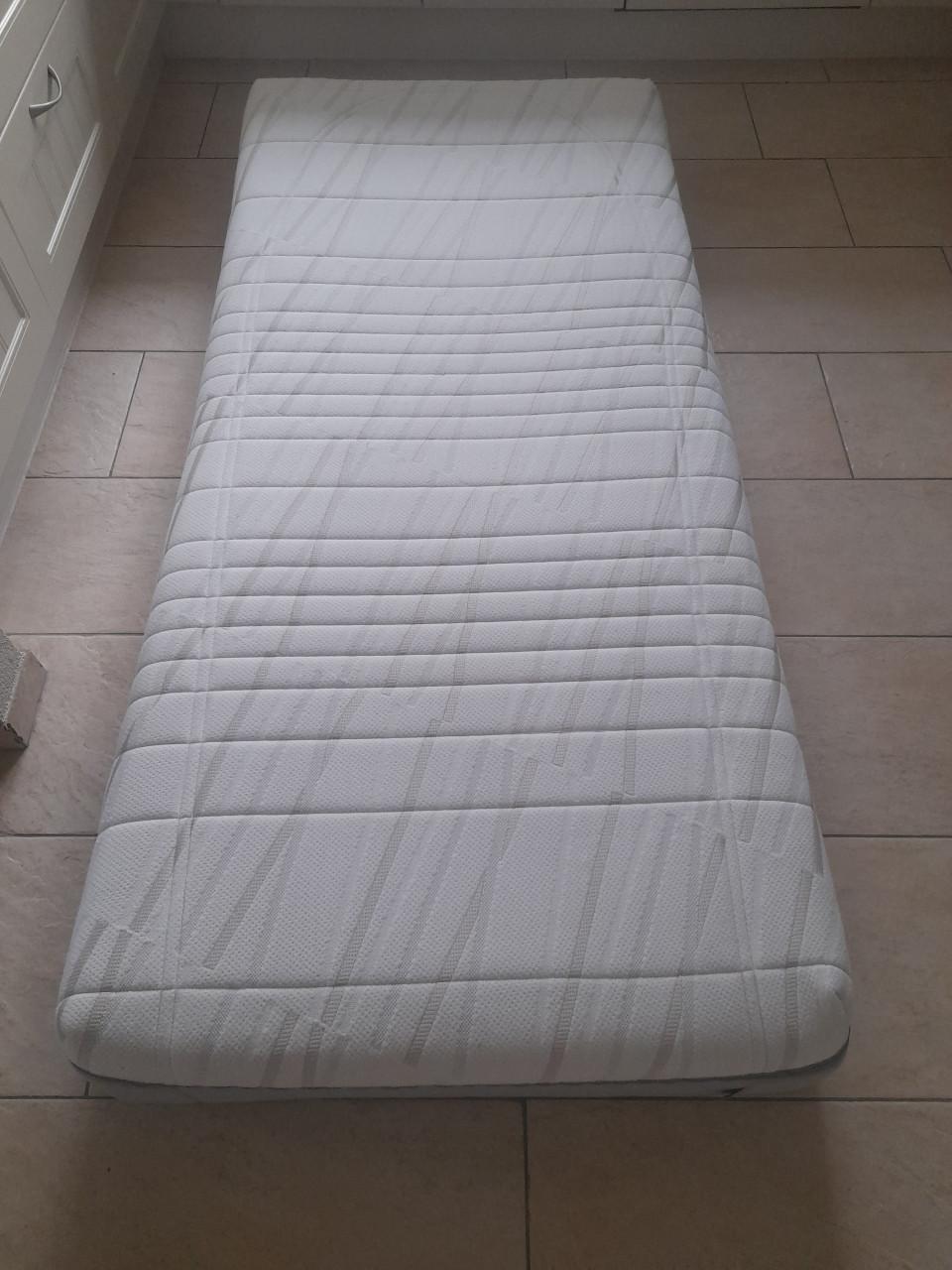 Auping matras  90 x 200 x 22 ( in goede schone staat )