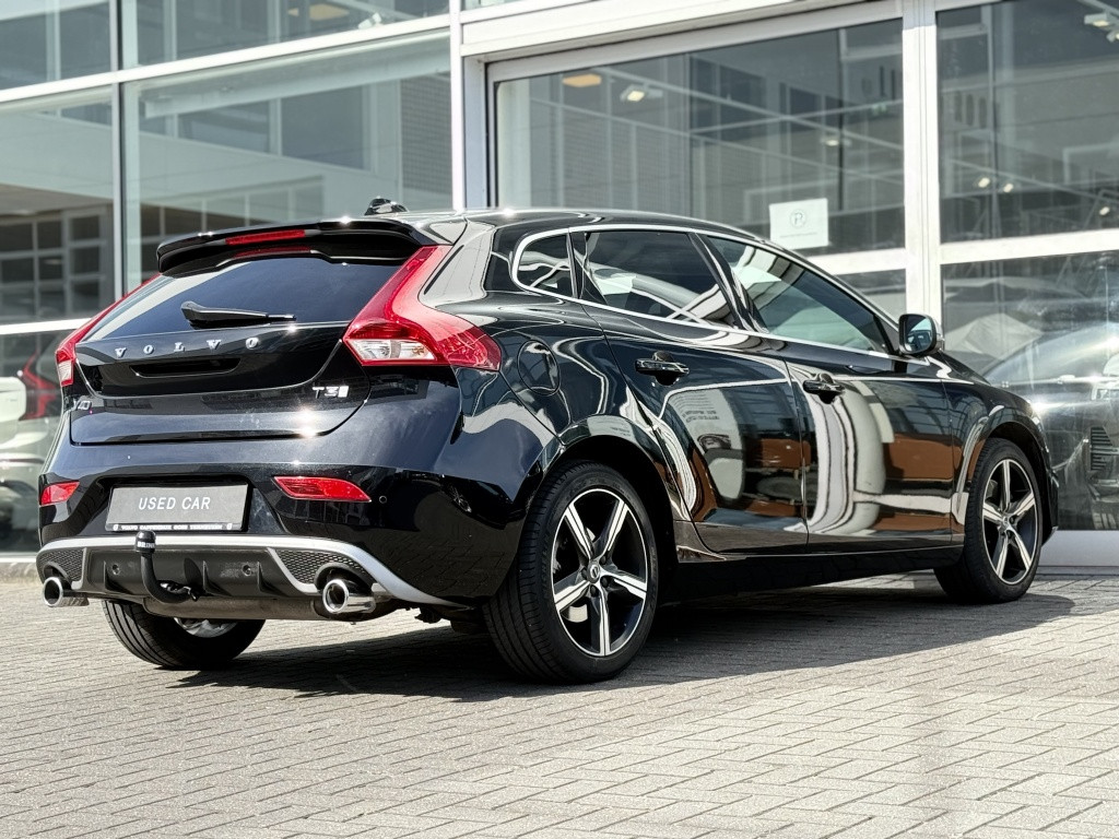 Volvo V40 t3 153pk aut6 polar+ sport| panodak| camera| trekhaak| keyless|