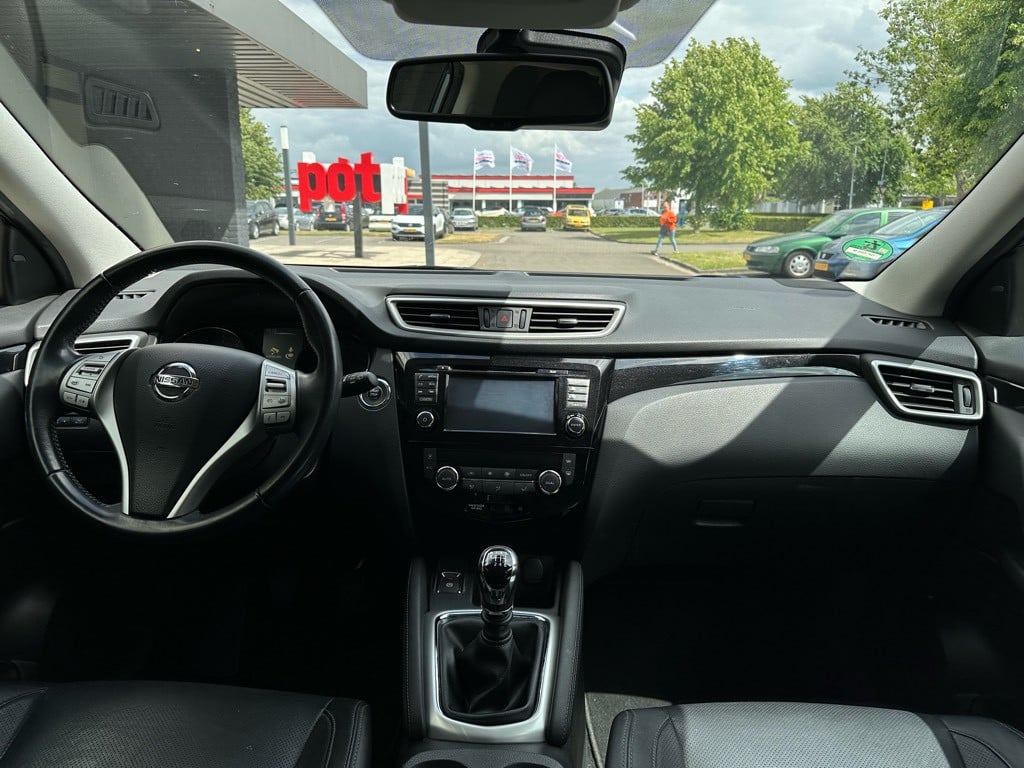 Nissan Qashqai 1.6 turbo tekna // 1500kg trekvermorgen //