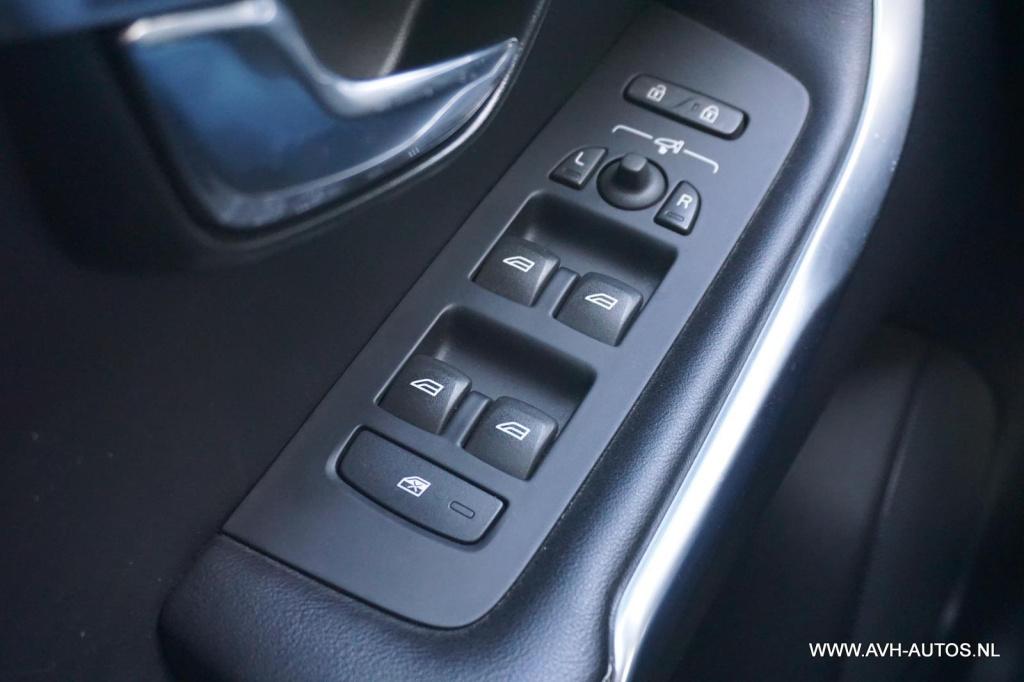 Volvo V40 2.0 t2 r-design