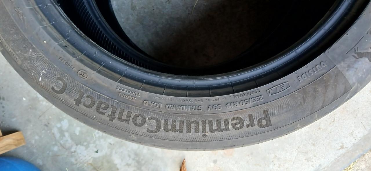4 banden Continental 235/50R19
