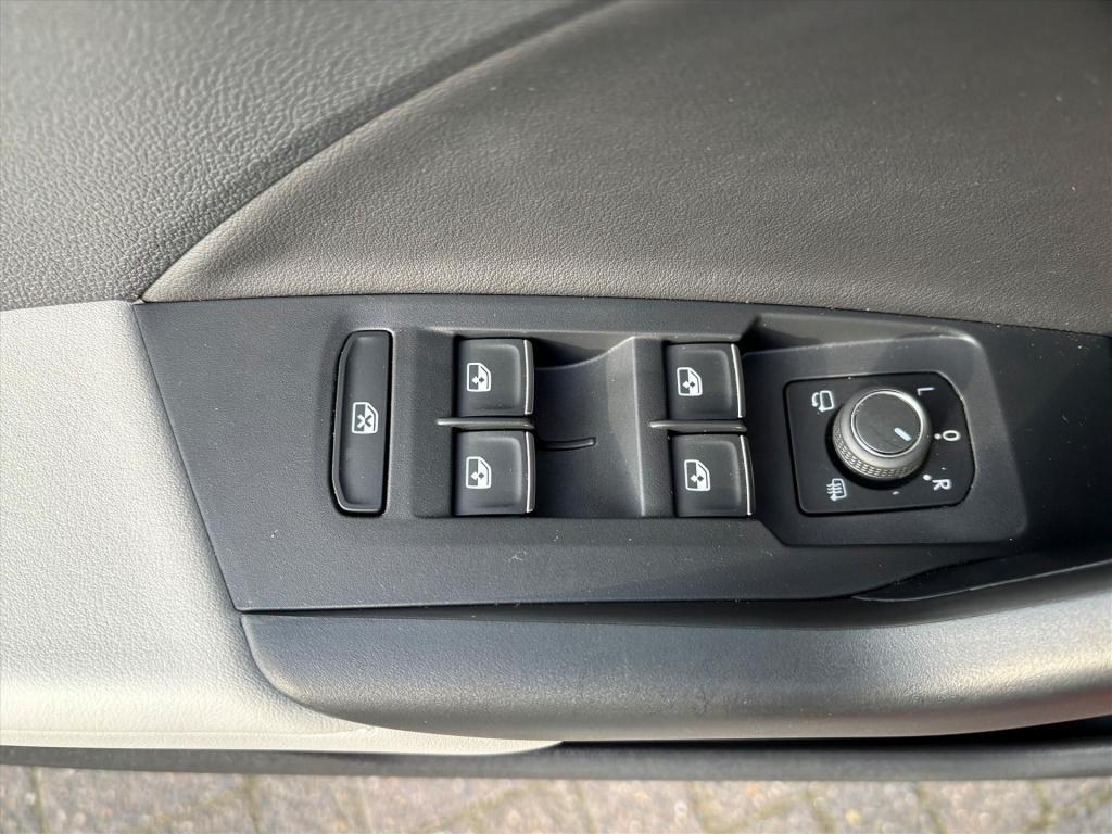 Volkswagen T-cross 1.0 tsi 110pk 7-dsg style| led|trekhaak| dode hoek|adapt