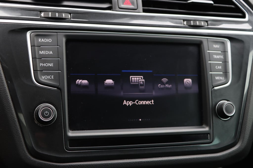 Volkswagen Tiguan 1.4 tsi connected series
