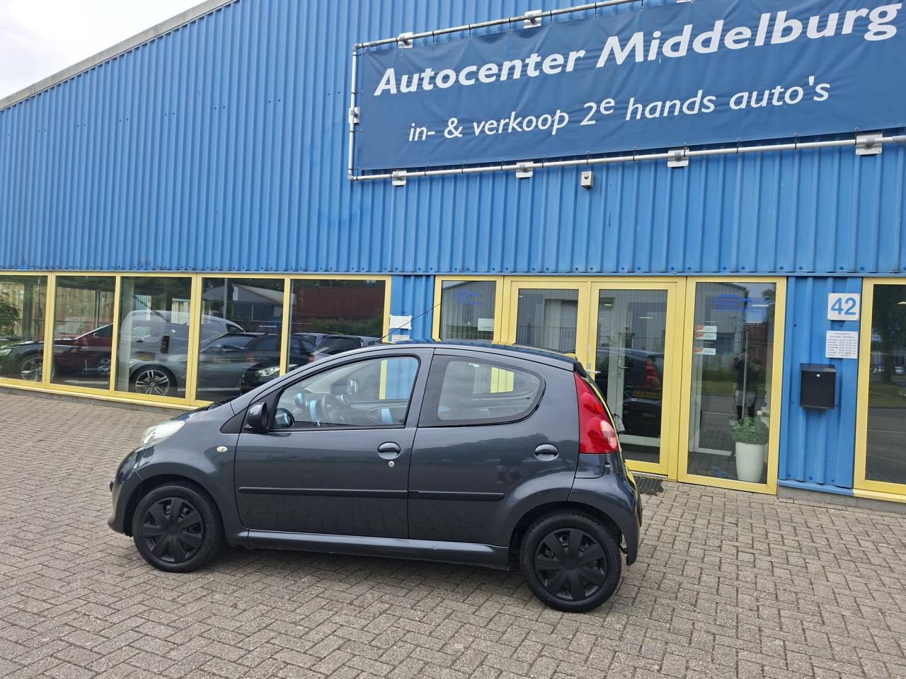 Peugeot 107 1.0 12v XR 5deurs bj:2008 airco i.z.g.st