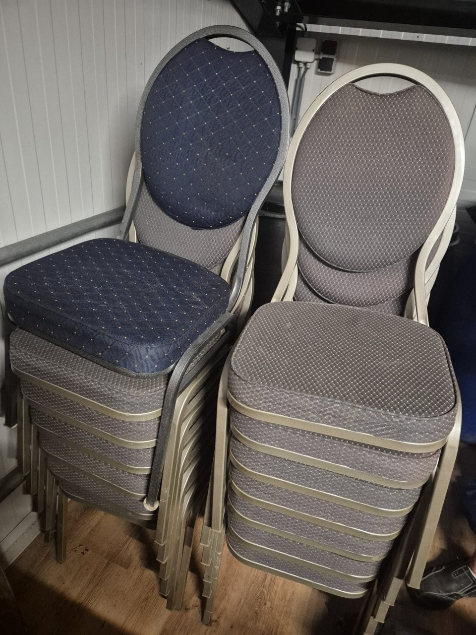 Gratis! 14 stoelen