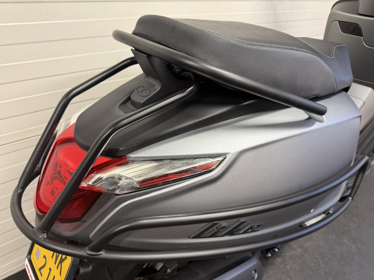 Jonge en complete Kymco New like Special 45km 2.100km oud!