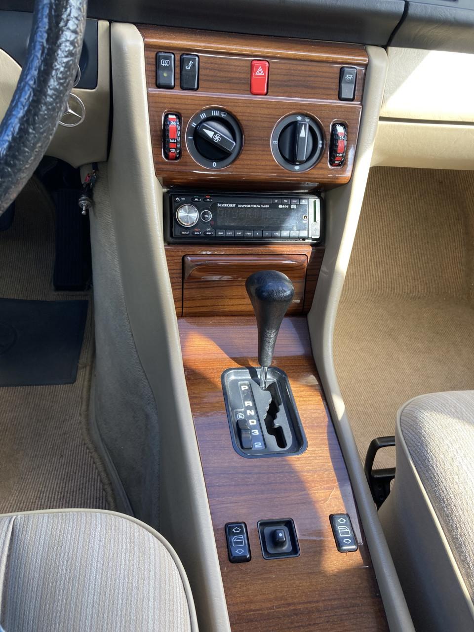Mercedes 260E