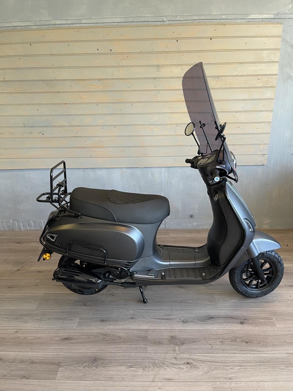 Scooterpromo Goes | Grote voorraad nieuwe SANTINI scooters