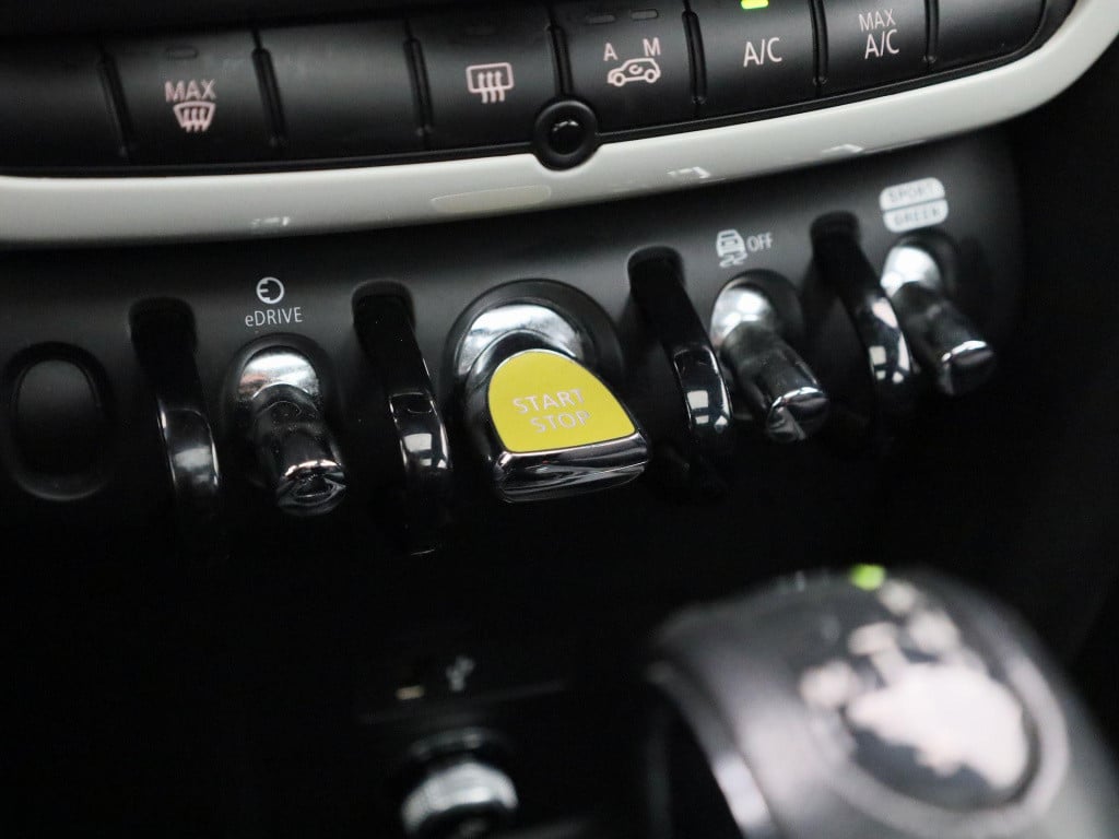 Mini Countryman 1.5 cooper all4 pepper | automaat | navigatie | panoramadak