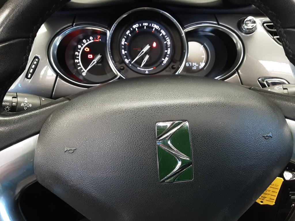 Citroen DS3 cabrio 1.6 vti so chic