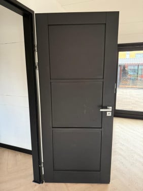 Opdekdeur zwart steel-look
