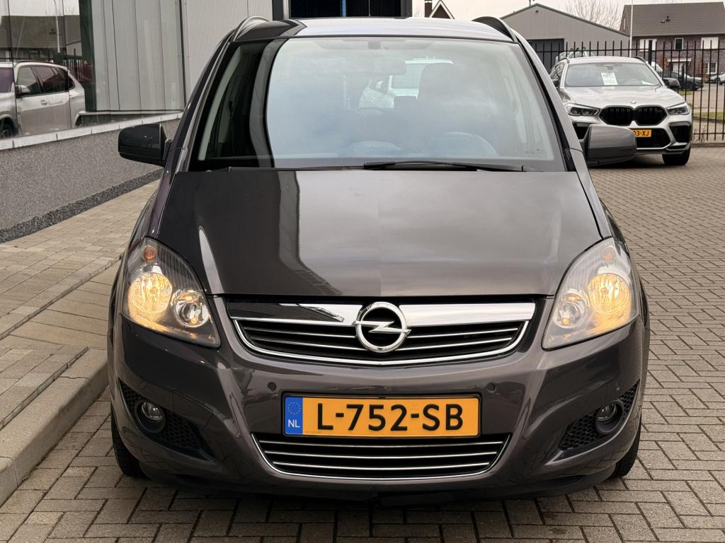 Opel Zafira 1.8 cosmo | 7-zitter | bluetooth | navigatie | cruise | climate