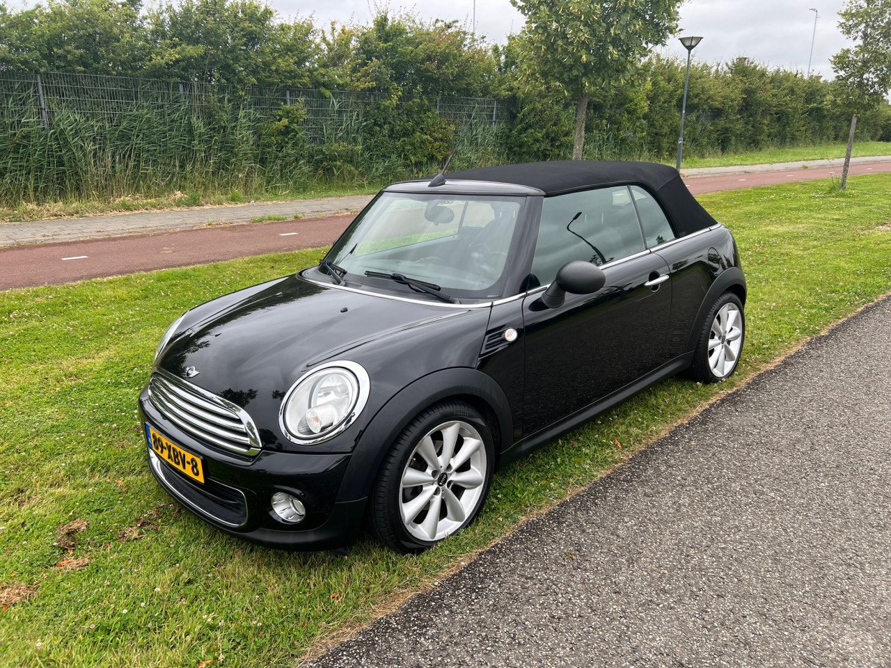 Prachtige Mini One Cabriolet uit 2012 met slechts 114.000 km