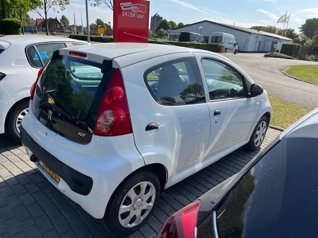 Peugeot 107 1.0 12v 68pk 5d xr + pack accent | airco | radio/cd