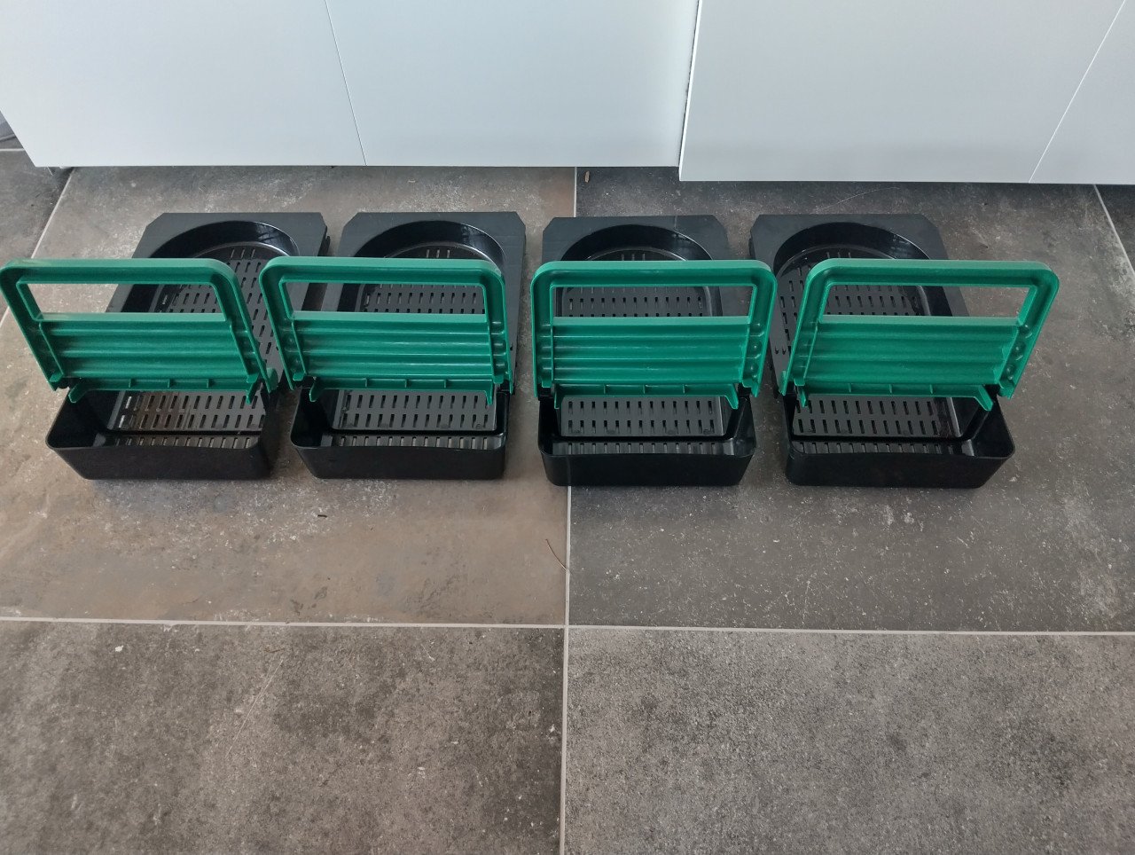 Legbakken voor altijd schone eieren, kippen