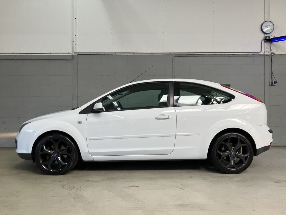 Ford Focus 2.0-16V Futura
