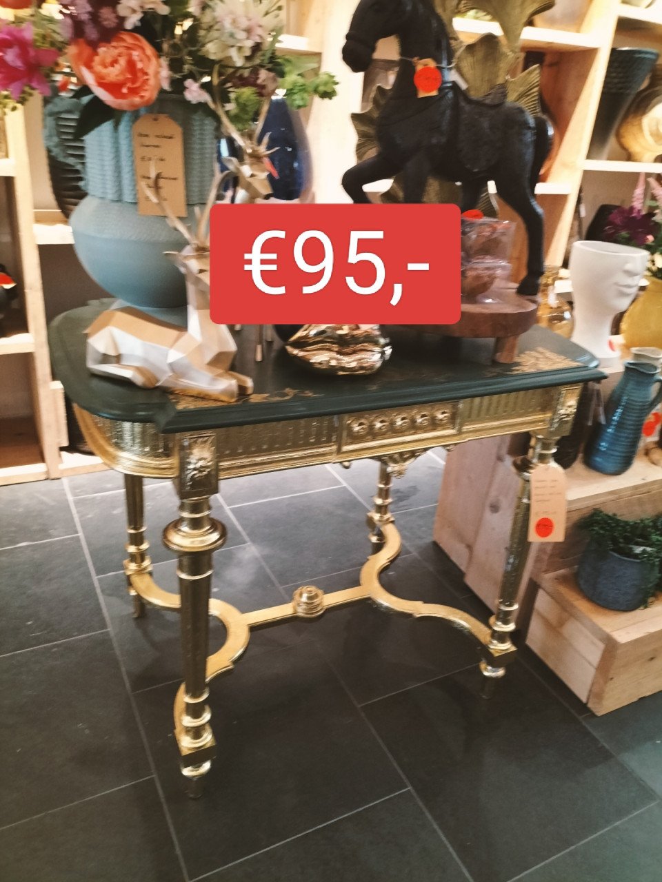 Onze winkel verhuizen - veel unieke meubel nu voor spot prijzen