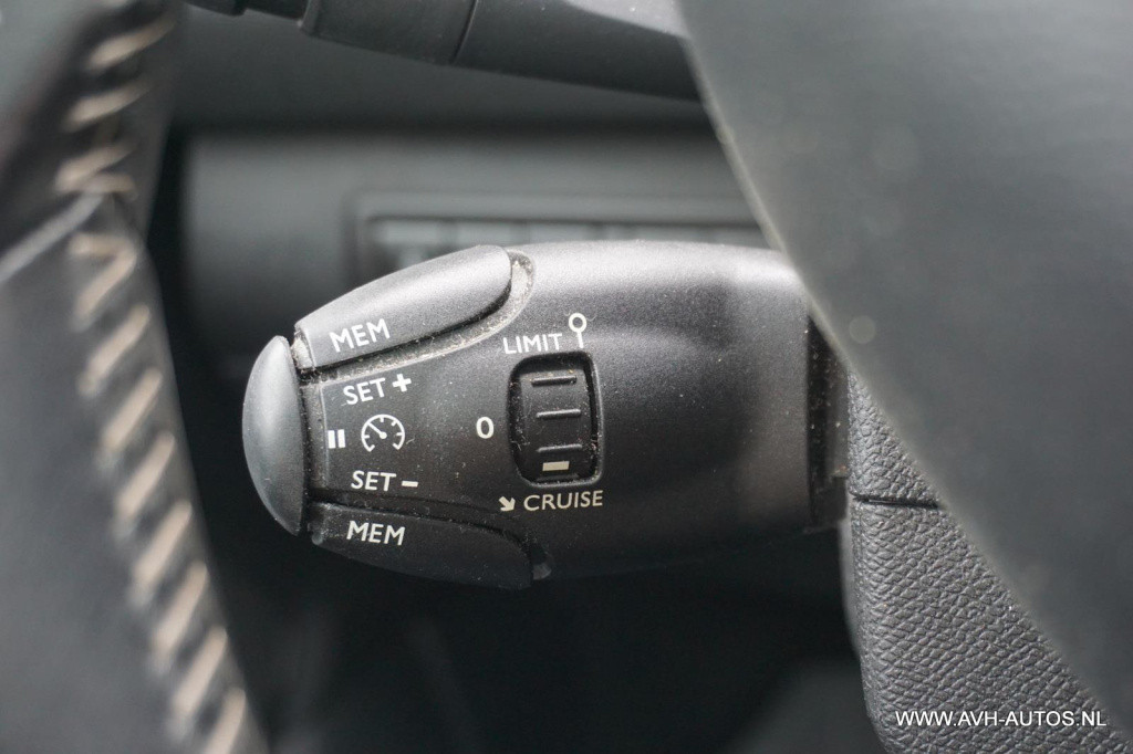 Peugeot 308 sw 1.2 puretech blue lease premium