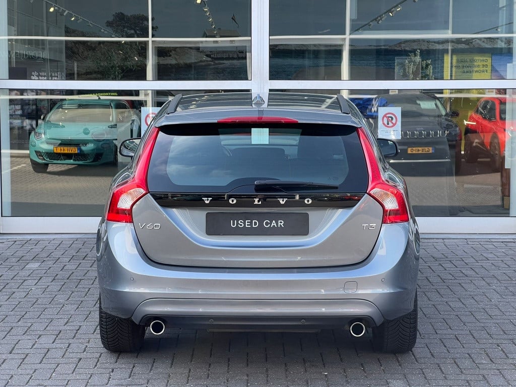 Volvo V60 t3 153pk dynamic ed| navi| climate| stoel.verw| pdc