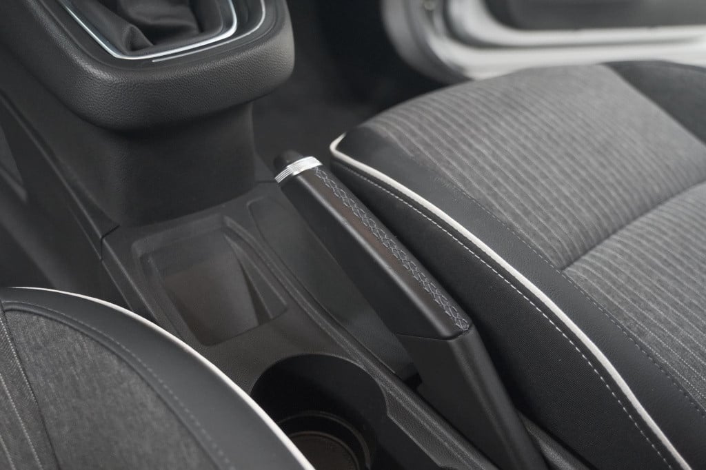 Renault Clio tce 100 intens | parkeersensoren | apple carplay | climate con