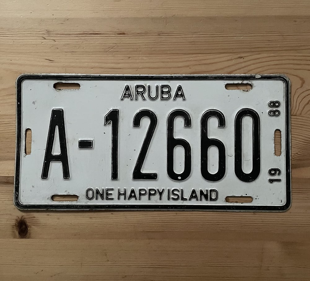 Te koop verschillende autokentekenplaten