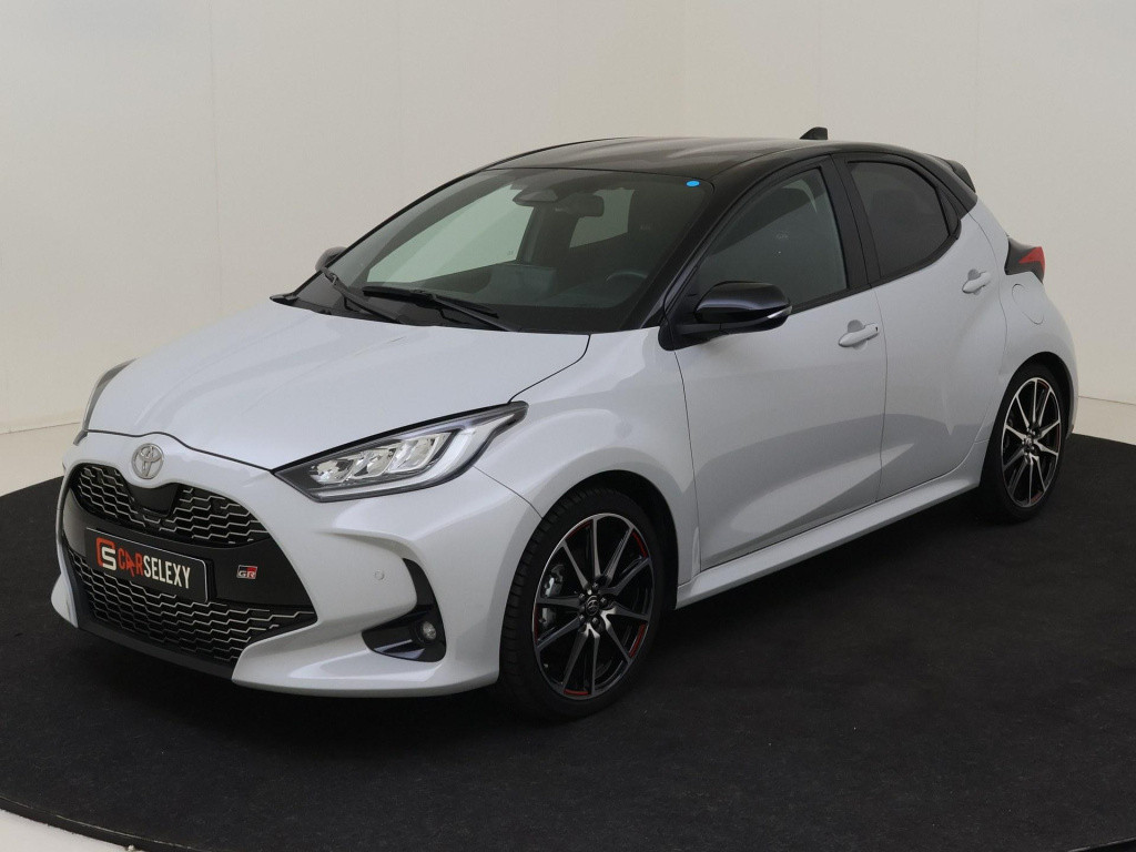 Toyota Yaris 1.5 hybrid 130 gr sport