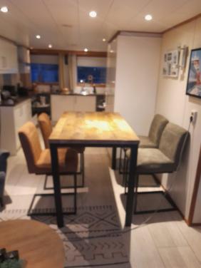 Bartafel met 4 stoelen