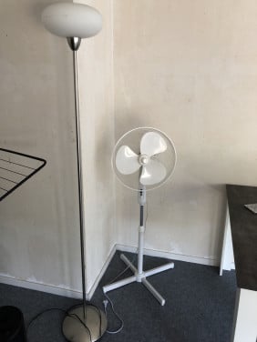 Gratis Ventilator en standlamp