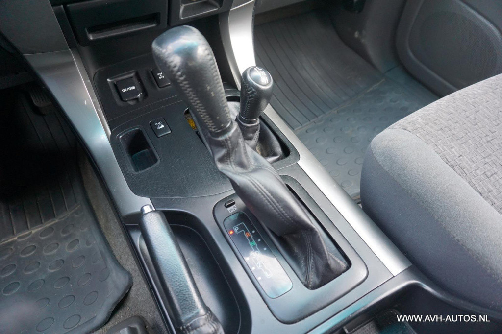 Toyota Land Cruiser 4.0 v6 vvt-i lx automaat