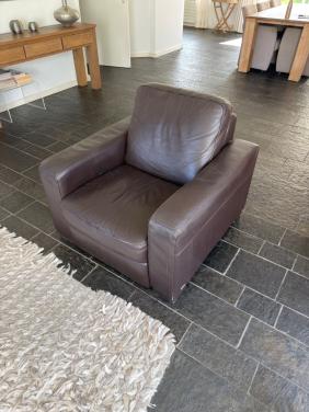 Leren fauteuil met uitschuifbaar voetgedeelte
