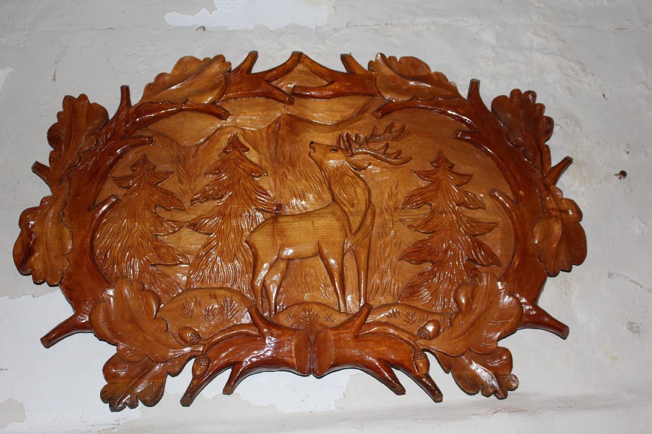 Houten wandtableau "Burlend hert"